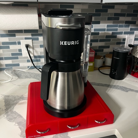 Keurig coffee machine - Picture 2 of 5